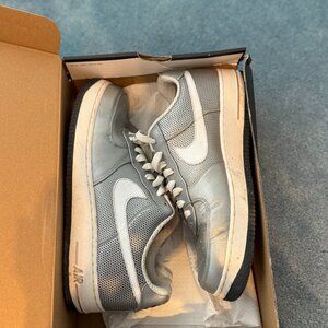 Nike Air Force 1 Low Premium “Futura” – Metallic Silver – Men’s 9.5 OG Box